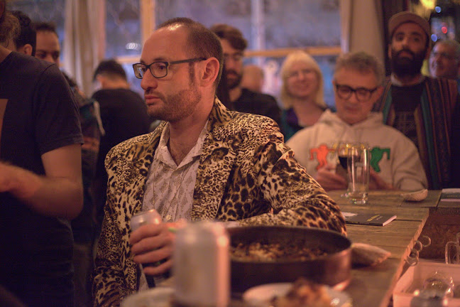 HQRN - Alternative arts & culture bar in Haifa - הסעדה