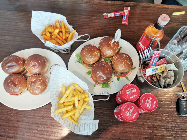 בורגרים קיבוץ עינת, כשר למהדרין בשר חלק - עינת