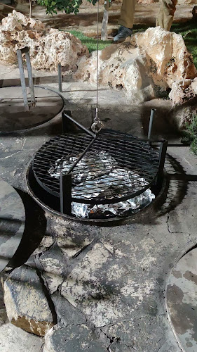 הדקל 30, אחיסמך