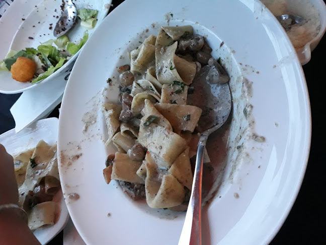 גוסטו - הסעדה