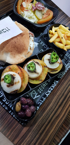 שיפודייה בשכונה - בהנהלת פיראס גאליה - הסעדה