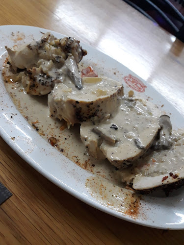 פיצה מאמא פסטה - הסעדה