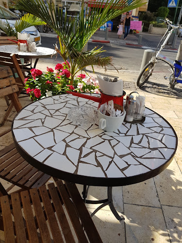 בזל 37, תל אביב-יפו