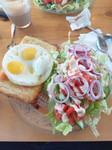 הצרפתי בית קפה/קונדטוריה/גלריה - הסעדה