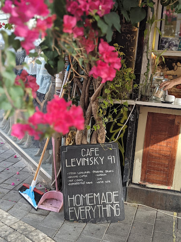 קפה לוינסקי - הסעדה