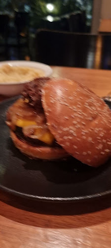 מוזס - הסעדה