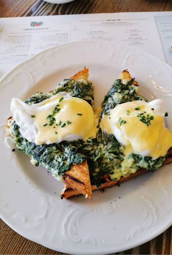 בנדיקט ביתן אהרון - הסעדה