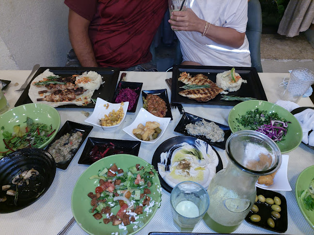 אל באבור - הסעדה