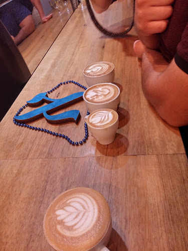 Opinii despre ארומה המושבה הגרמנית חיפה în חיפה - הסעדה