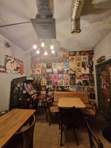 The Sira Pub - הסעדה