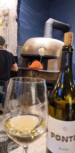 נאופוליטן - הסעדה