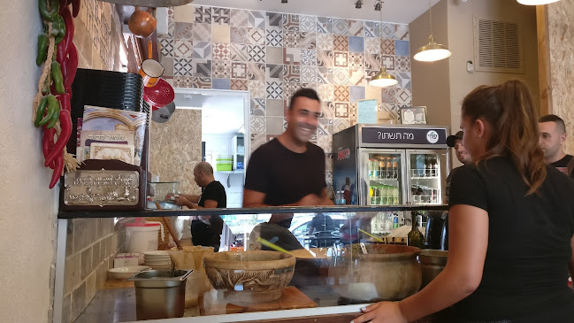 עוזי חומוס פול - סניף פולג - הסעדה