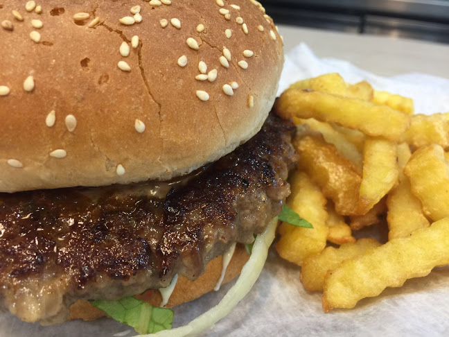 שדרות העצמאות 77, בת ים