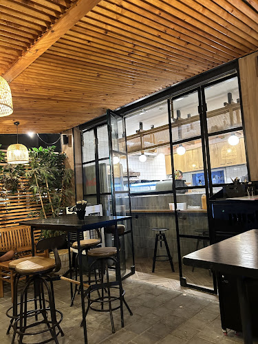 נוצ׳י סושי בר