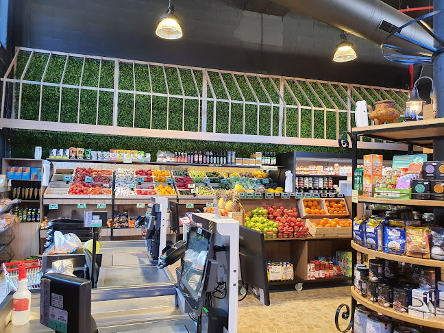 גוטה גוטה קצבייה ירקנייה - צור משה