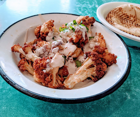 חומוס ושות'