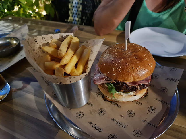 מסעדת BBB יגאל אלון - תל אביב-יפו