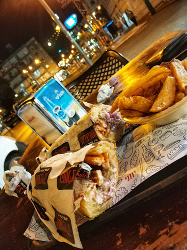 השניצליה - הסעדה