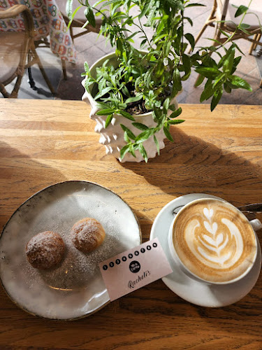 רחליז Rachely's - בית קפה ומאפה גני תקווה - הסעדה