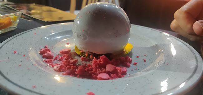 מסעדת ליל שישי בגג - הסעדה