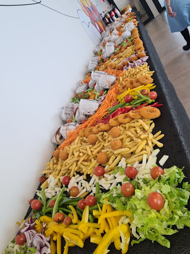 דיל בורגר - הסעדה