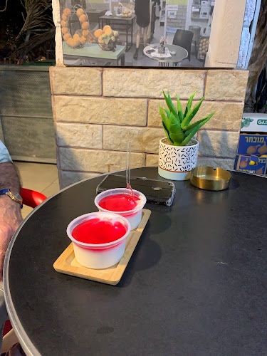 ויטמינה בר מיצים ושייקים טבעיים - תל אביב-יפו