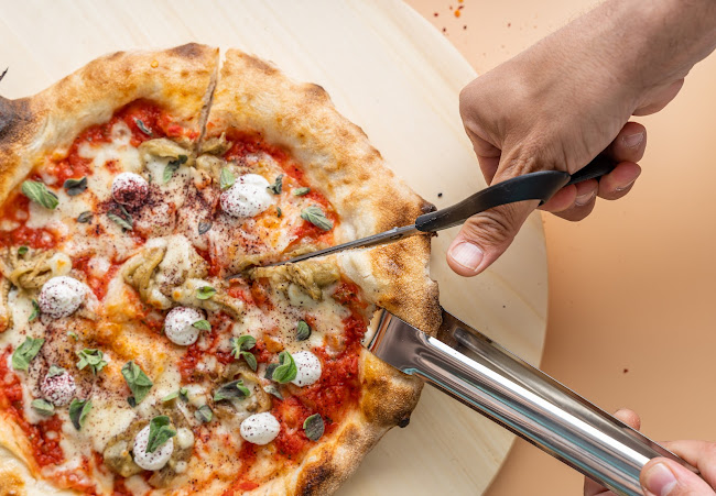 פיצה קארינה - הסעדה