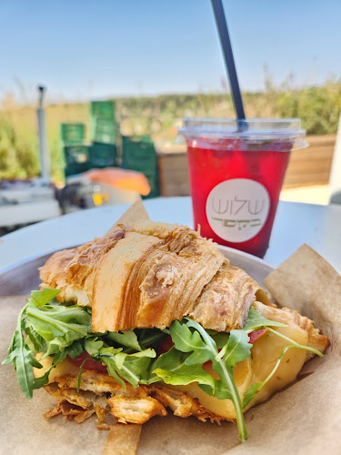 שלוש בקפה ShaloshBaCafe - לפיד