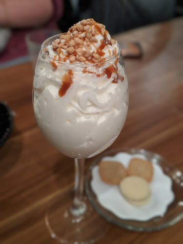 קפה מוניטין - הסעדה