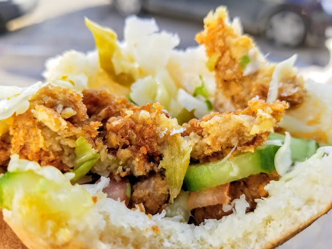 פלאפל כדורי - הבוטקה הכחול - הסעדה