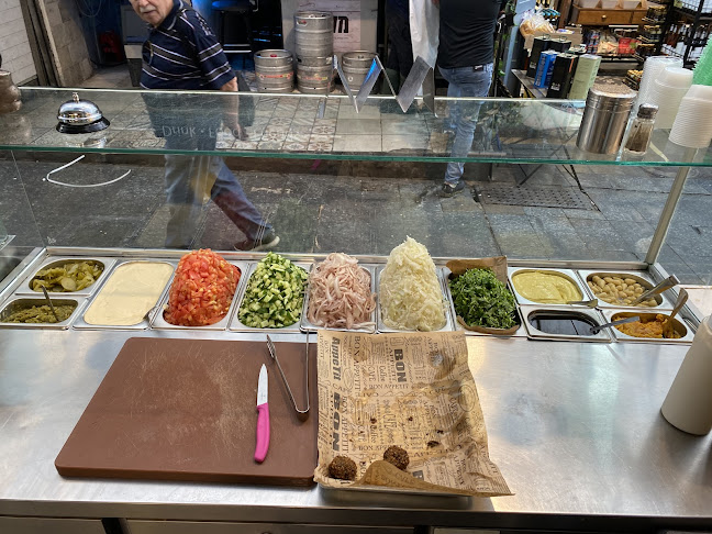 עאיישה - אוכל, שתיה, חברים - Ayesha - falafal bar - הסעדה