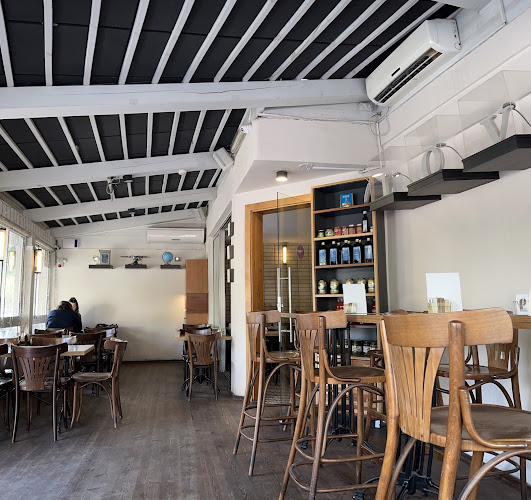 נייברס רמת חן - הסעדה