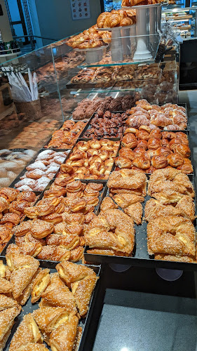 רולדין אזורי חן - הסעדה