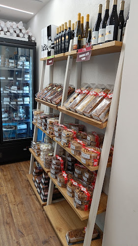 Opinii despre פיס אוף קייק - קונדיטוריה בירושלים | בית קפה | עוגות | עוגיות | עוגות יום הולדת | קינוחים în ירושלים - הסעדה