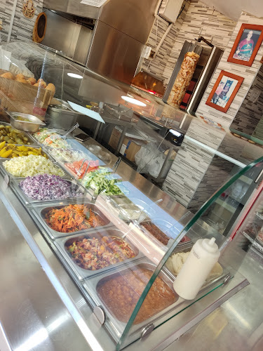 אצל מושיקו Etzel Moshiko