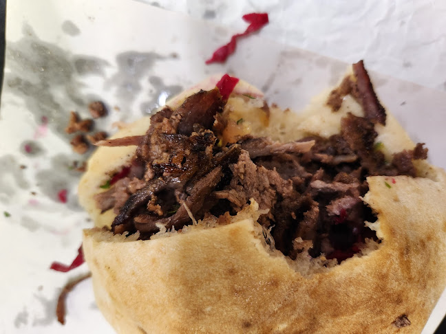 שווארמה האחים - הסעדה