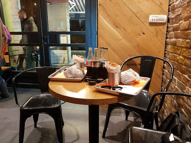 Burgers Bar | בורגרס בר | המבורגר כשר גבעה צרפתית ירושלים - ירושלים