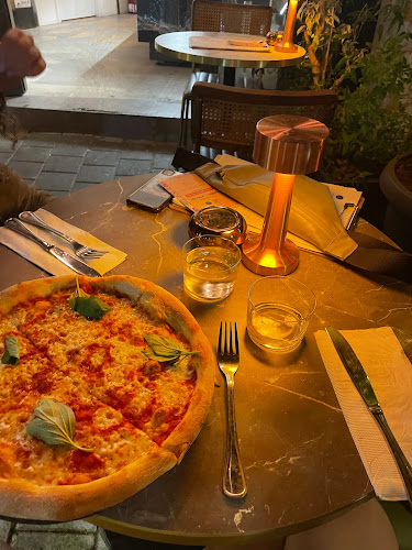 Opinii despre C\W Chocolate & Wine Shop în תל אביב-יפו - הסעדה