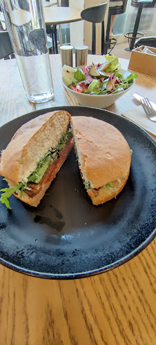 Anastasia - הסעדה