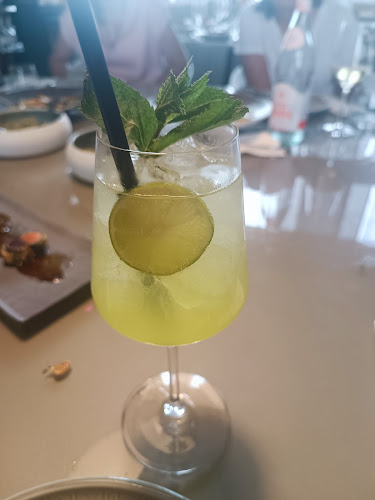 Pop and pope - הסעדה