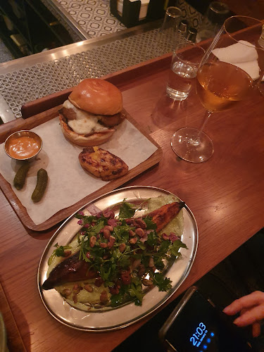 בר שכונתי קטן (פרלה)