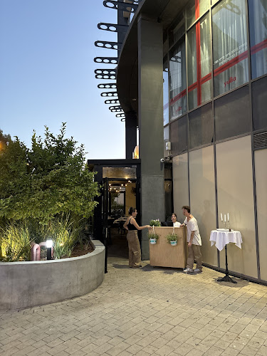 Chez Lilo לילו בר יין - תל אביב-יפו