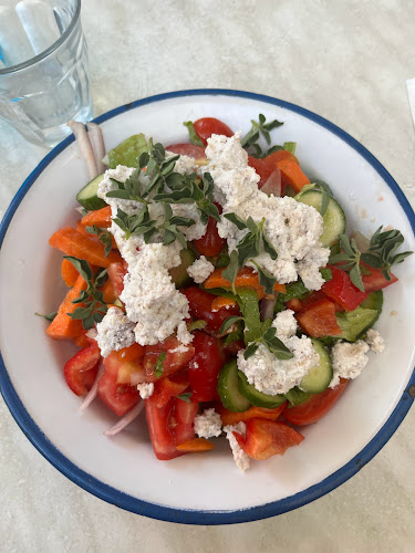 אוליב קורנר - הסעדה