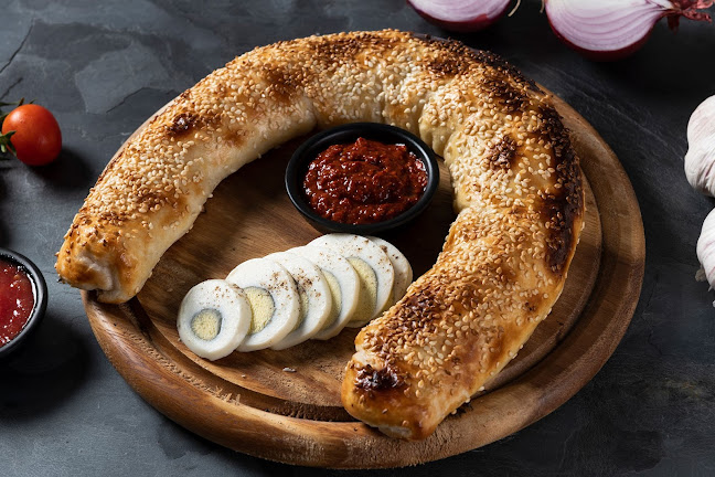 פיצה עגבניה פ"ת | כשר - פיצה איטלקית | סלטים בהרכבה אישית - הסעדה