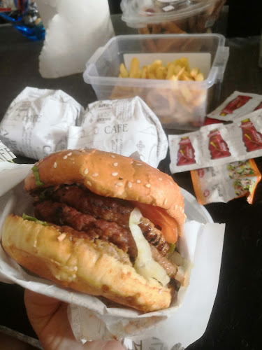 McDavid - הסעדה