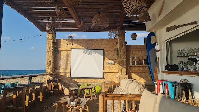 הום ביץ - הסעדה