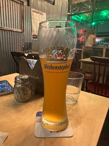 AKBAR בשוק הפשפשים אקבר - בר מסעדה