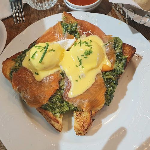 בנדיקט ביתן אהרון - ביתן אהרון