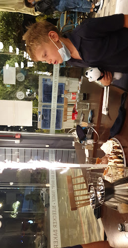 בליקר בייקרי קריית גת - הסעדה