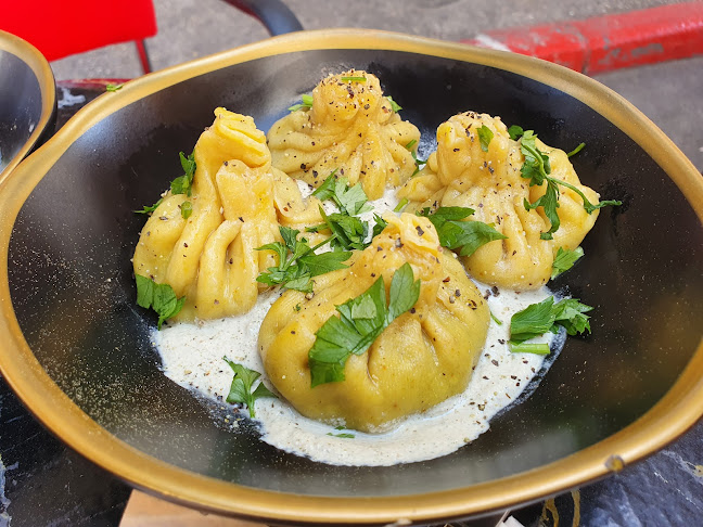 חצ׳אפורי האחיות- פולקלור בצלחת - תל אביב-יפו